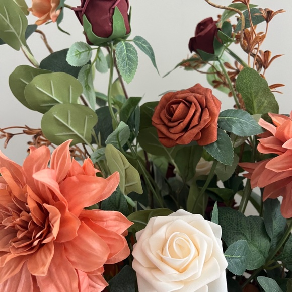 NWOT: Ling's Moments Free Standing Faux Floral Arrangements - Picture 4 of 8